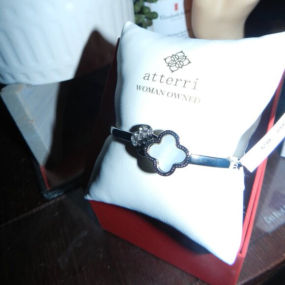 Atterri Sterling Silver & Gold Clover Mother of Pearl Hinged Bracelet🆕 📦🏃🏻💨 - Picture 6 of 16